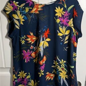 DR2 brand Navy Floral Women's Blouse, Size M